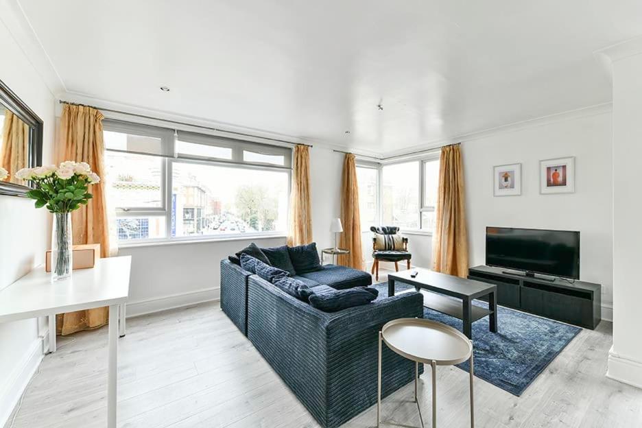 The Elden No8 Fairway Hosting Apartment London